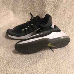 Nike Air Max Infuriate Men’s Basketball Sneakers. EUC. Used for one BBall camp.